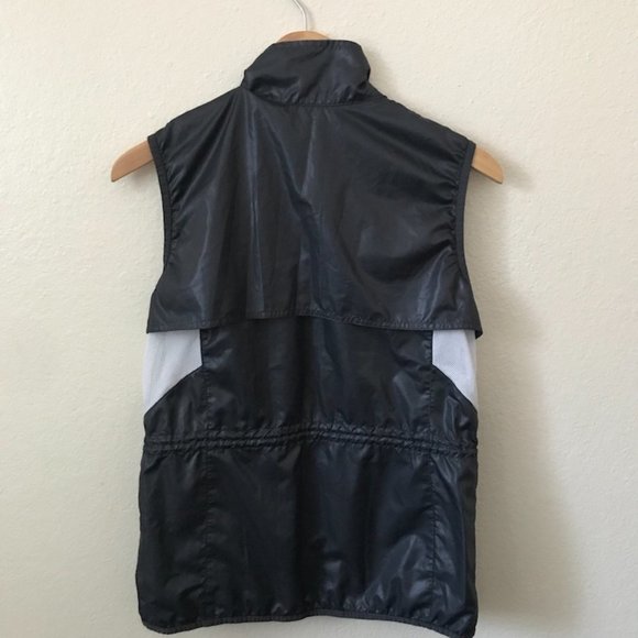 Gray Danskin Vest, Size M, 8/10 - Picture 3 of 4